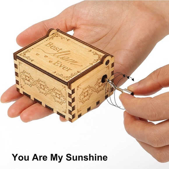 Music Box with Heart Necklace Gifts for Mom, You are My Sunshine music b… - Picture 4 of 10